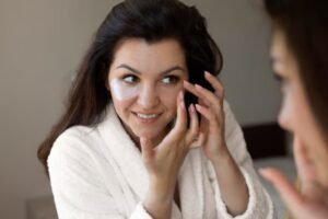 Simple skincare routine for dark spots